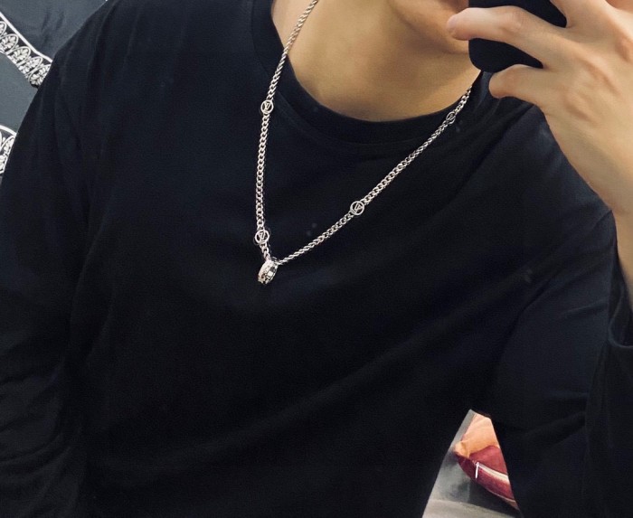 Louis Vuitton Luxury Men Womens Necklace