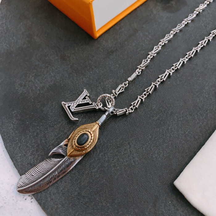 Louis Vuitton Luxury Men Womens Necklace