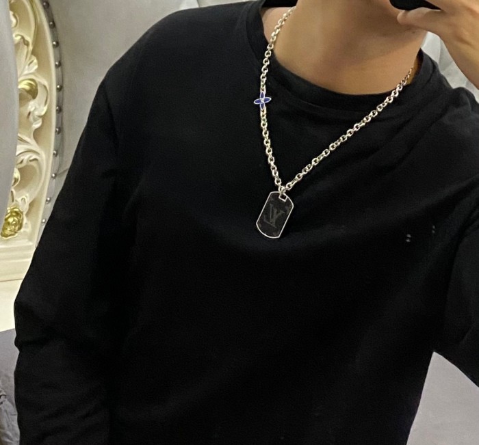 Louis Vuitton Luxury Men Womens Necklace