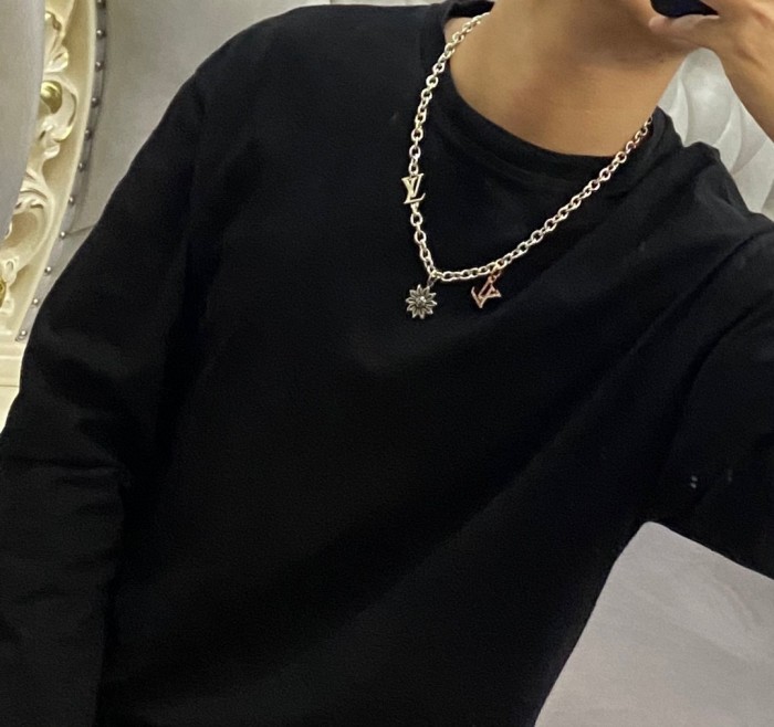 Louis Vuitton Luxury Men Womens Necklace
