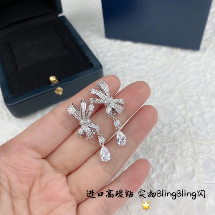 Graff Luxury Womens Earrings with Original Box