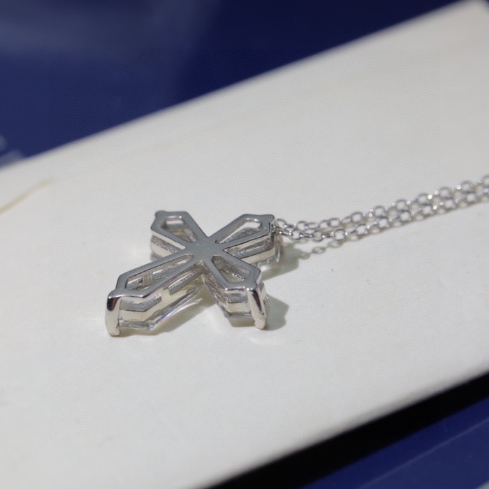 Graff Luxury Womens Necklace with Original Box