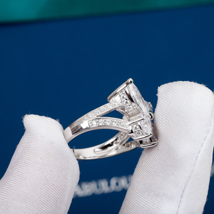 Graff Luxury Womens Ring with Original Box