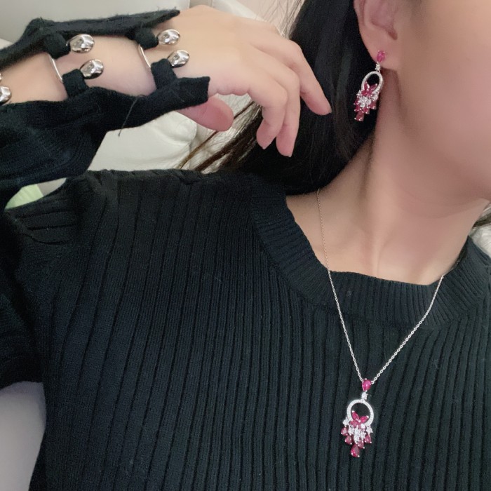 Graff Luxury Womens Necklace with Original Box