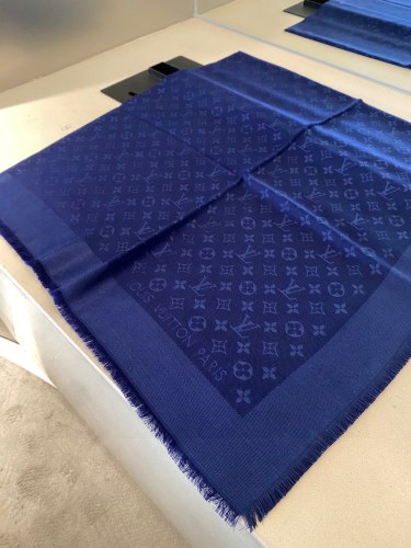 Louis Vuitton Scarves Womens Fashion Scarf with Original Box Whatsapp【+1-3239614486】