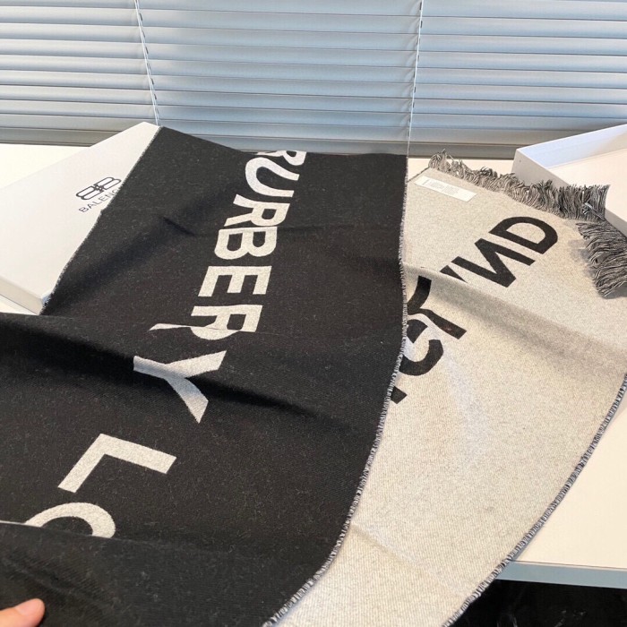 Burberry Scarves Men Womens Fashion Scarf with Original Box Whatsapp【+1-3239614486】
