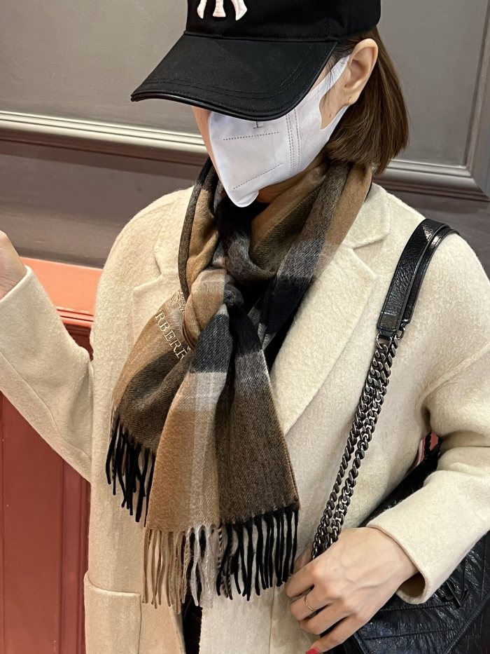 Burberry Scarves Men Womens Fashion Scarf with Original Box Whatsapp【+1-3239614486】