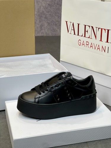 Valentino Womens Shoes Sneakers Leather Luxury Brand Women Rockstud Untitled Shoes with Original Box Whatsapp【+1-3239614486】