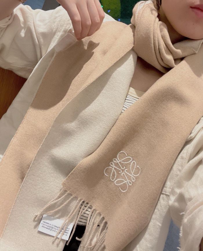 Loewe Scarves Men Womens Fashion Scarf with Original Box Whatsapp【+1-3239614486】