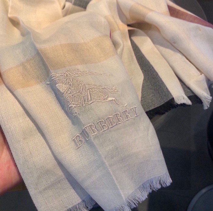 Burberry Scarves Womens Fashion Scarf with Original Box Whatsapp【+1-3239614486】