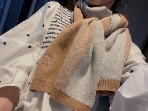 Loewe Scarves Men Womens Fashion Scarf with Original Box Whatsapp【+1-3239614486】