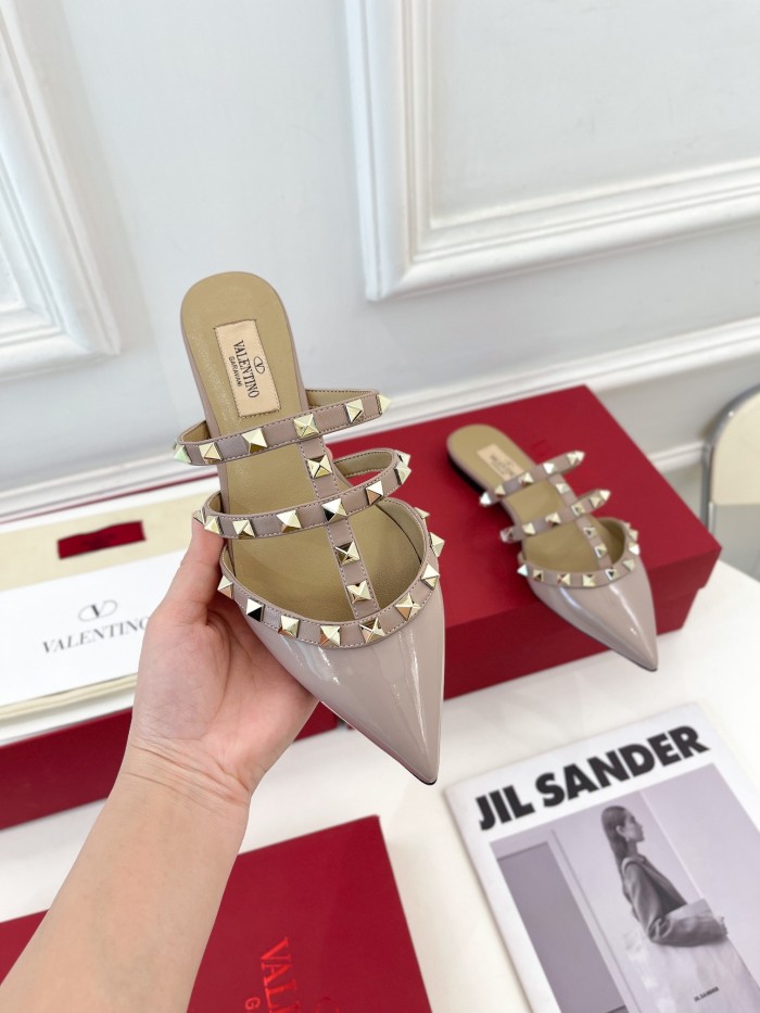 Valentino Women Shoes Mule Sandals Pointed Toe Slippers ROMAN STUD SLIDE SANDAL IN QUILTED NAPPA with Original Box Whatsapp【+1-3239614486】