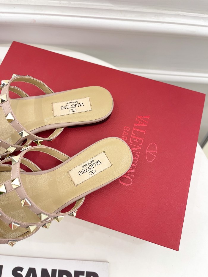 Valentino Women Shoes Mule Sandals Pointed Toe Slippers ROMAN STUD SLIDE SANDAL IN QUILTED NAPPA with Original Box Whatsapp【+1-3239614486】