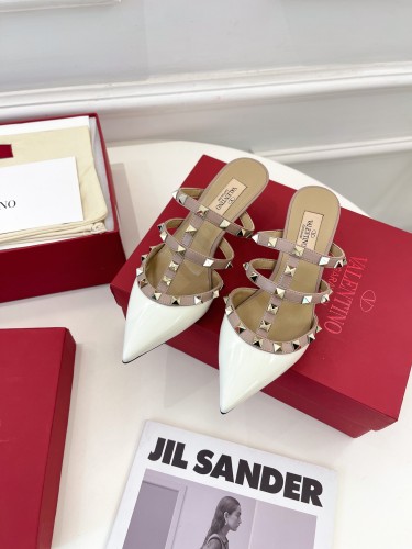 Valentino Women Shoes Mule Sandals Pointed Toe Slippers ROMAN STUD SLIDE SANDAL IN QUILTED NAPPA 5cm Heel with Original Box Whatsapp【+1-3239614486】
