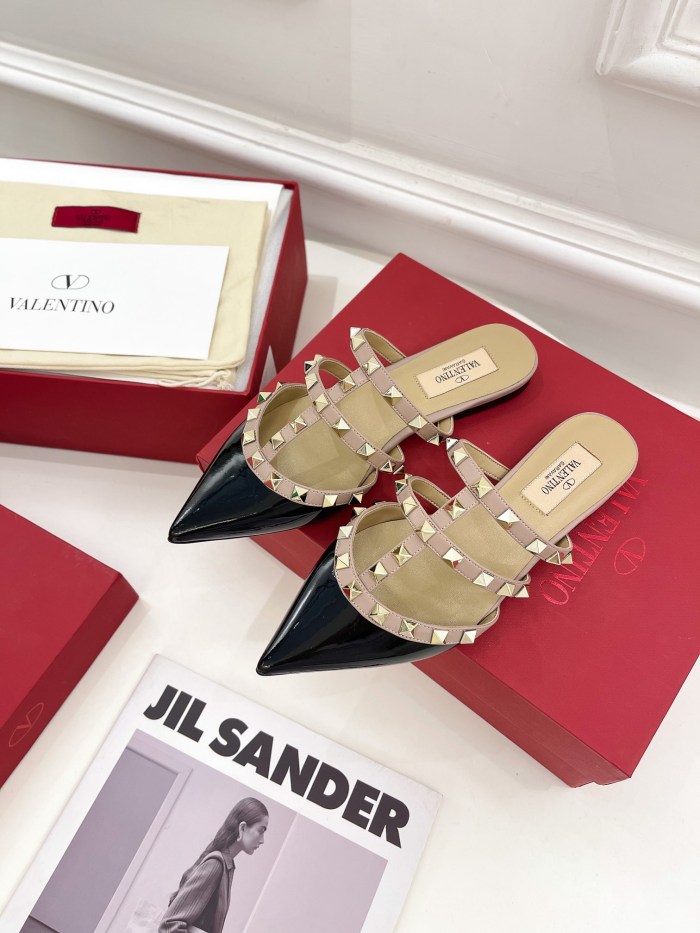 Valentino Women Shoes Mule Sandals Pointed Toe Slippers ROMAN STUD SLIDE SANDAL IN QUILTED NAPPA with Original Box Whatsapp【+1-3239614486】