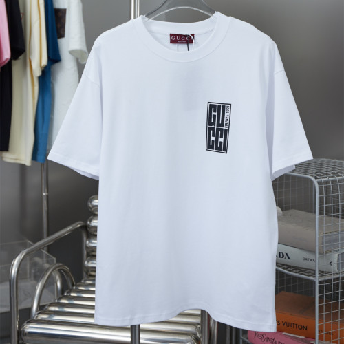 Gucci Luxury Brand Women Mens Short Sleeve T-Shirt COTTON JERSEY T-SHIRT WITH GUCCI PRINT Whatsapp 【+1-3239614486】