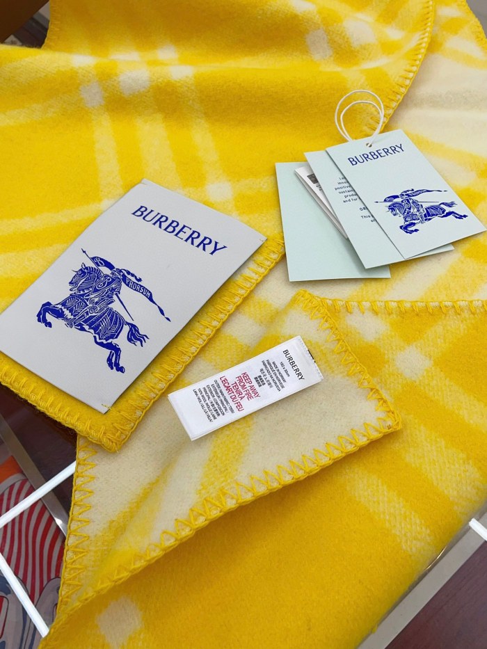 Burberry Scarves Men Womens Fashion Scarf Check Wool Scarf with Original Box Whatsapp【+1-3239614486】