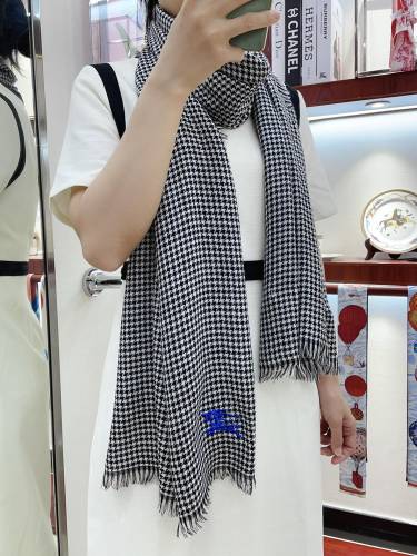 Burberry Scarves Men Womens Fashion Scarf with Original Box Whatsapp【+1-3239614486】