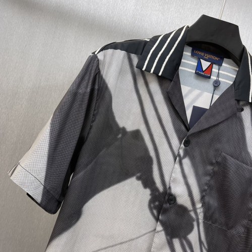 Louis Vuitton Women Mens Short Sleeve Shirts Luxury Brand Mens Shirt Printed Short-Sleeved Silk Shirt 1AFVTQ Top Quality Whatsapp 【+1-3239614486】
