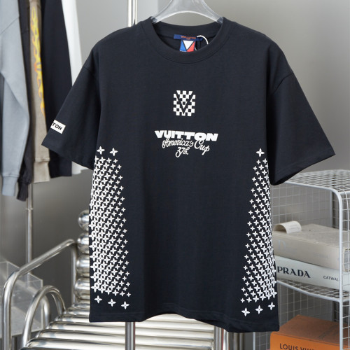 Louis Vuitton Luxury Brand Men Womens Short Sleeve T-Shirt Technical Performance T-Shirt 1AFVTZ Whatsapp 【+1-3239614486】