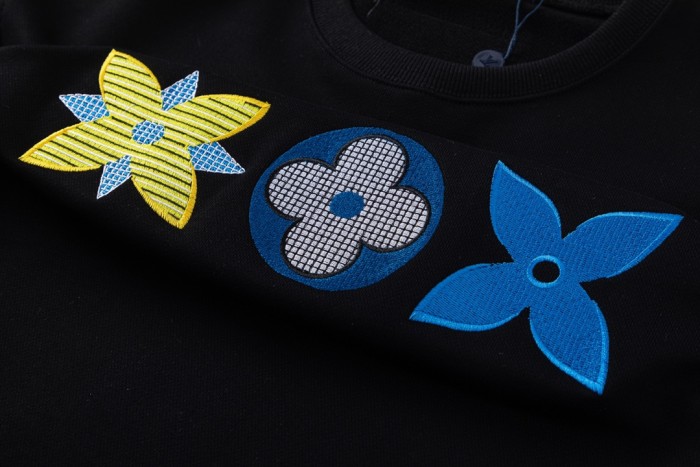Louis Vuitton Womens Mens Long Sleeve Sweatshirt Luxury Brand Mens Hoodie Whatsapp【+1-3239614486】