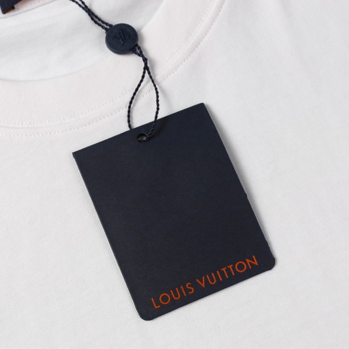 Louis Vuitton Luxury Brand Men Womens Short Sleeve T-Shirt Signature Short-Sleeved T-Shirt Whatsapp 【+1-3239614486】