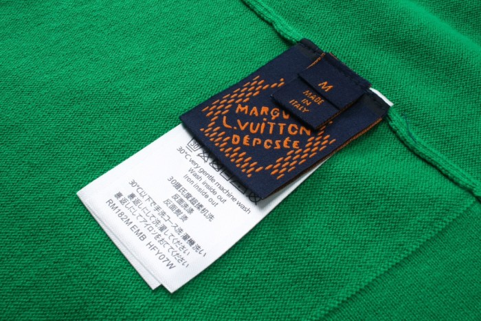 Louis Vuitton Luxury Brand Men Womens Short Sleeve T-Shirt Short-Sleeved Signature Crewneck 1AFIU1 Whatsapp 【+1-3239614486】