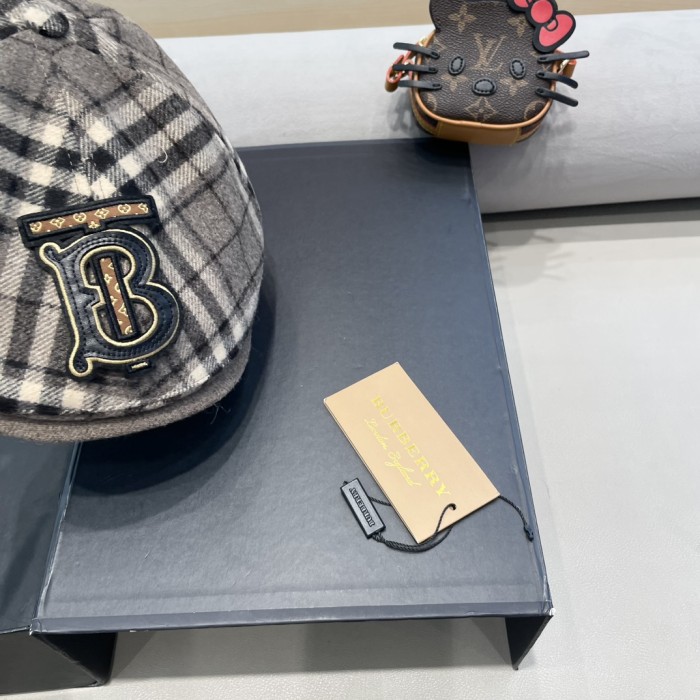Burberry Womens Cap Beret Hat Luxury Brand with Original Box Whatsapp 【+1-3239614486】