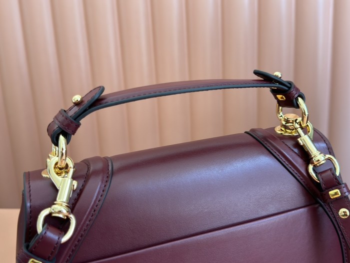 Gucci Womens Bags Shoulder Messenger Bag Luxury Brand GG GUCCI BLONDIE SMALL TOP HANDLE BAG with Original Box 815714 HAAKG 9755