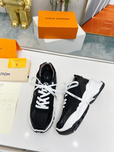 Louis Vuitton Womens Shoes Sneakers Lace-Up Luxury Brand Fashion LV Run 55 Sneaker with Original Box 1ACGOQ Whatsapp 【+1-3239614486】