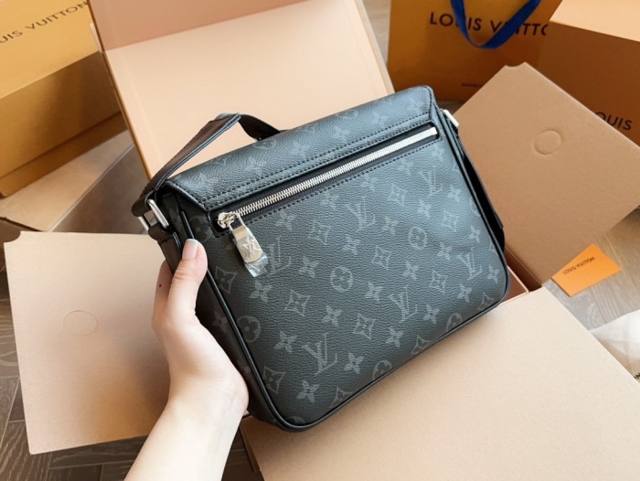 Louis Vuitton Mens Bags Fashion Type Shoulder Messenger Bags Luxury Brand Black DISTRICT PM M45272 with Original Box whatsapp【+1-3239614486】