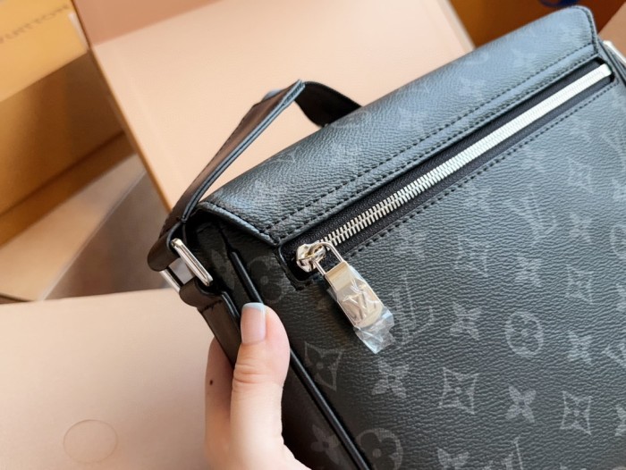 Louis Vuitton Mens Bags Fashion Type Shoulder Messenger Bags Luxury Brand Black DISTRICT PM M45272 with Original Box whatsapp【+1-3239614486】