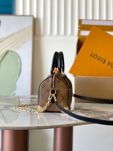 Louis Vuitton Womens Bags Luxury Brand Fashion Type Louis Vuitton Speedy Trunk 20 M13146 with Original Box Whatsapp【+1-3239614486】
