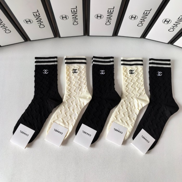 Chanel Socks 5 Pairs with Original Box Luxury Brand Breathable Chanel Sock whatsapp 【+1-3239614486】