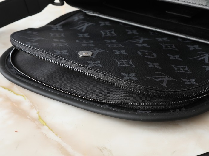 Louis Vuitton Womens Bags Handbags Luxury Brand Fashion Type Pulse Messenger M12681 whatsapp【+1-3239614486】