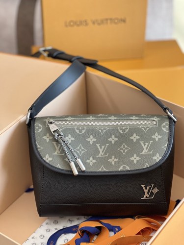 Louis Vuitton Womens Mens Bags Luxury Brand Crossbody Bags Pulse Messenger M12625 with Original Box Whatsapp【+1-3239614486】