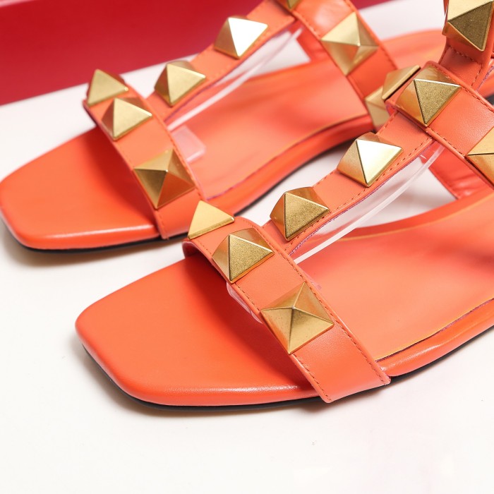 Valentino Women Shoes Mule Sandals Pointed Toe Slippers ROMAN STUD SLIDE SANDAL IN QUILTED NAPPA with Original Box Whatsapp【+1-3239614486】