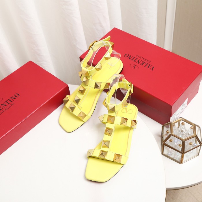 Valentino Women Shoes Mule Sandals Pointed Toe Slippers ROMAN STUD SLIDE SANDAL IN QUILTED NAPPA with Original Box Whatsapp【+1-3239614486】