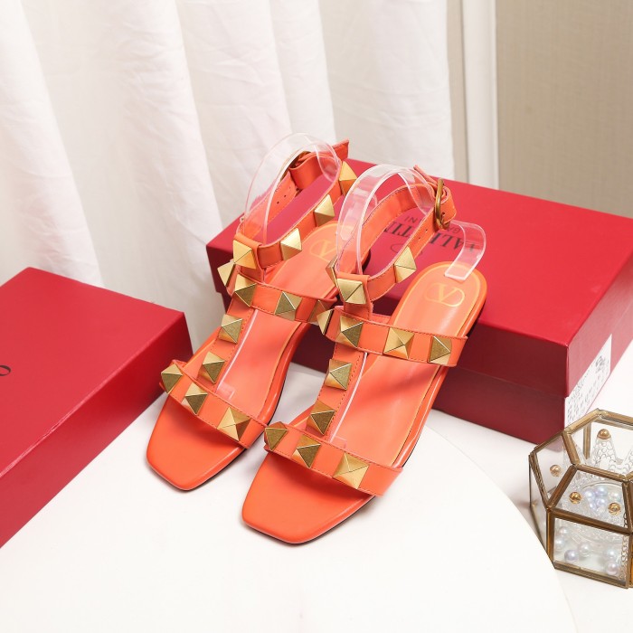 Valentino Women Shoes Mule Sandals Pointed Toe Slippers ROMAN STUD SLIDE SANDAL IN QUILTED NAPPA with Original Box Whatsapp【+1-3239614486】