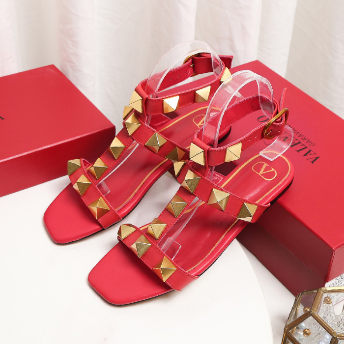 Valentino Women Shoes Mule Sandals Pointed Toe Slippers ROMAN STUD SLIDE SANDAL IN QUILTED NAPPA with Original Box Whatsapp【+1-3239614486】