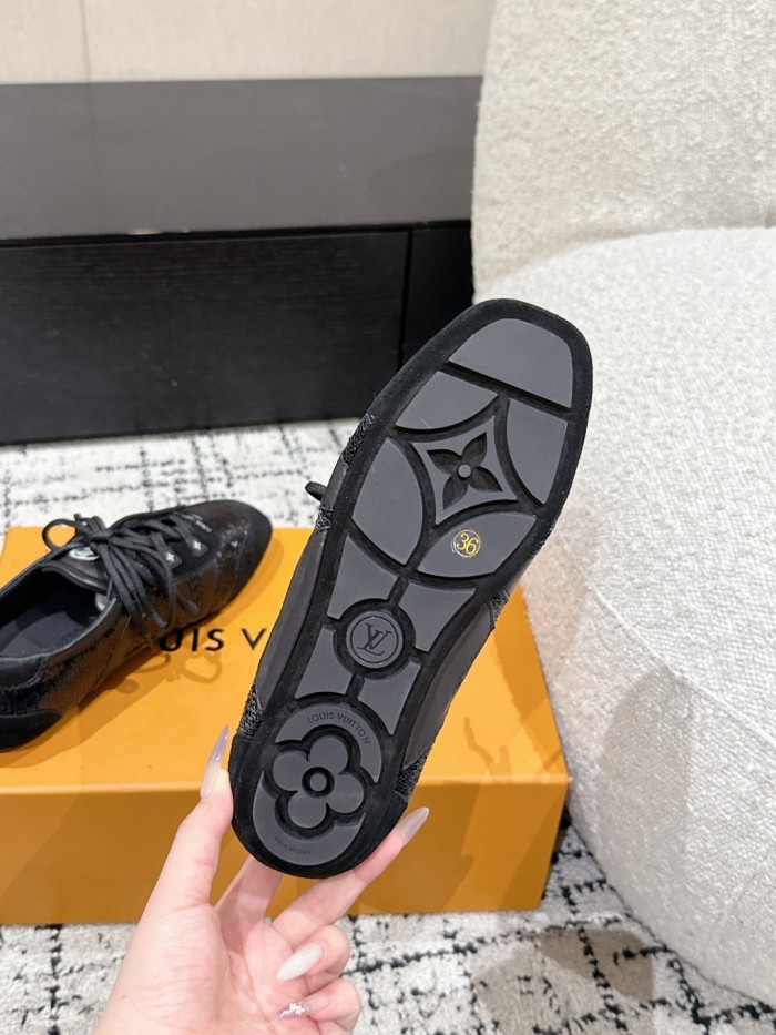 Louis Vuitton Mens Womens Unisex Shoes Fashion Sneakers Design Luxury Brand 1AHNFE LV Footprint Soccer Sneaker with Original Box Whatsapp 【+1-3239614486】
