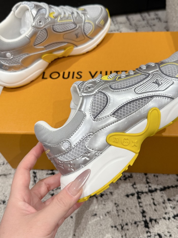 Louis Vuitton Mens Womens Unisex Shoes Fashion Sneakers Design Luxury Brand 1AHNFE LV Footprint Soccer Sneaker with Original Box Whatsapp 【+1-3239614486】