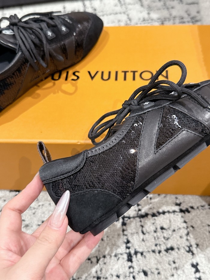 Louis Vuitton Mens Womens Unisex Shoes Fashion Sneakers Design Luxury Brand 1AHNFE LV Footprint Soccer Sneaker with Original Box Whatsapp 【+1-3239614486】