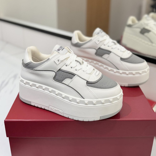 Valentino Womens Mens Unisex Shoes Sneakers Leather Luxury Brand Valentino Garavani Freedots XL calfskin leather trainer with Original Box Whatsapp【+1-3239614486】