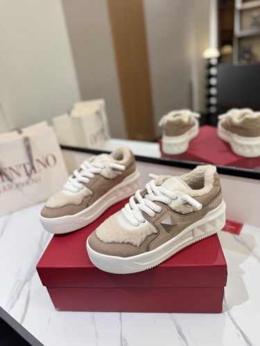 Valentino Womens Mens Unisex Shoes Sneakers Leather Luxury Brand Valentino Garavani Freedots XL calfskin leather trainer with Original Box Whatsapp【+1-3239614486】