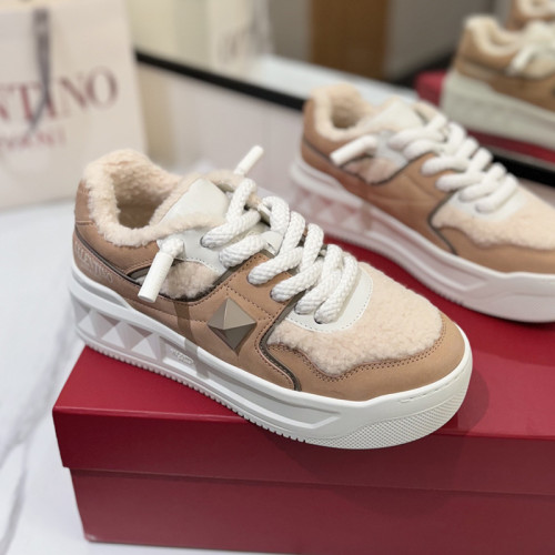 Valentino Womens Mens Unisex Shoes Sneakers Leather Luxury Brand Valentino Garavani Freedots XL calfskin leather trainer with Original Box Whatsapp【+1-3239614486】