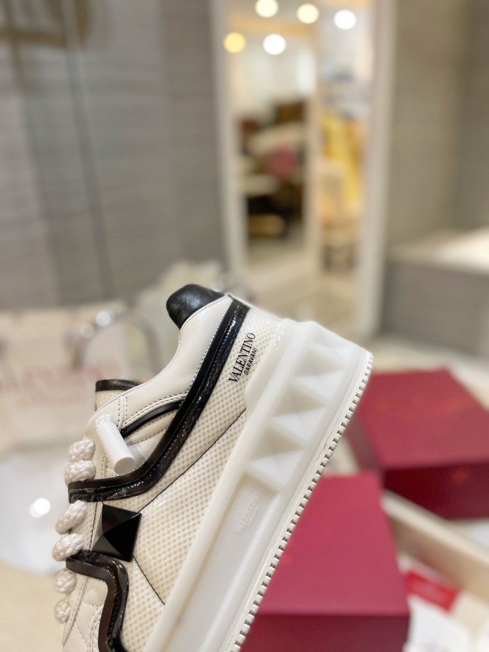 Valentino Womens Mens Unisex Shoes Sneakers Leather Luxury Brand Valentino Garavani Freedots XL calfskin leather trainer with Original Box Whatsapp【+1-3239614486】