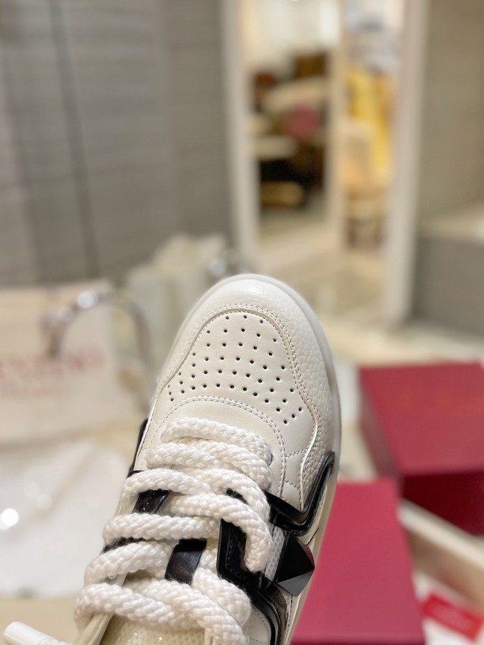Valentino Womens Mens Unisex Shoes Sneakers Leather Luxury Brand Valentino Garavani Freedots XL calfskin leather trainer with Original Box Whatsapp【+1-3239614486】
