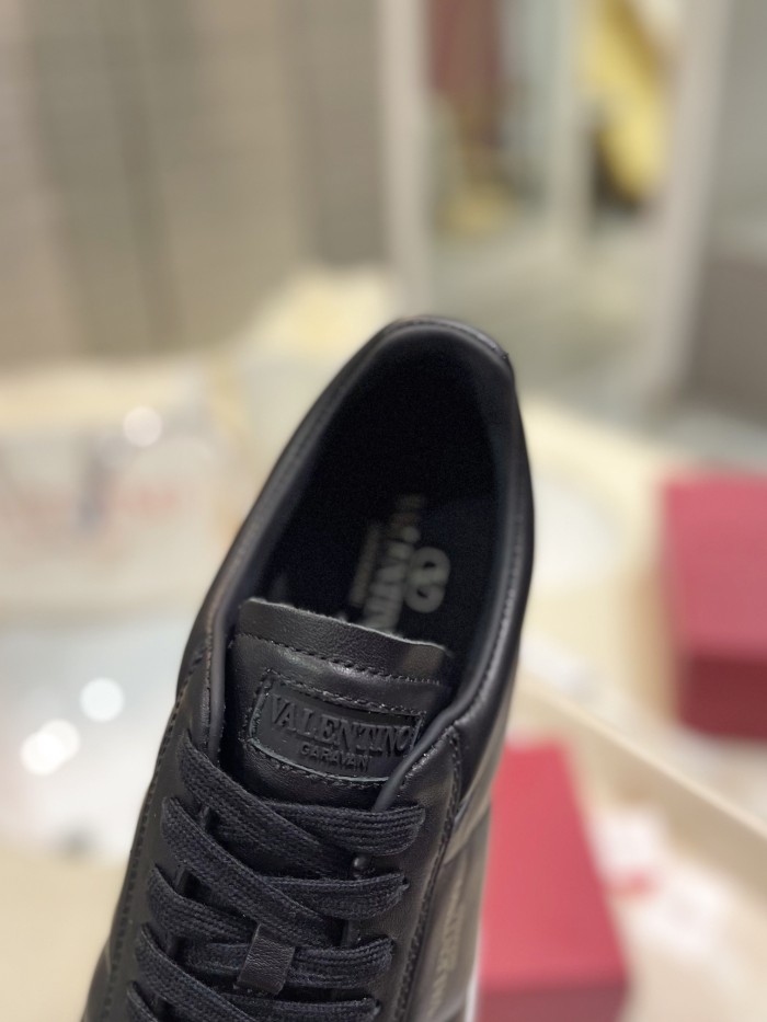Valentino Womens Mens Unisex Shoes Sneakers Leather Luxury Brand Valentino Garavani Freedots XL calfskin leather trainer with Original Box Whatsapp【+1-3239614486】
