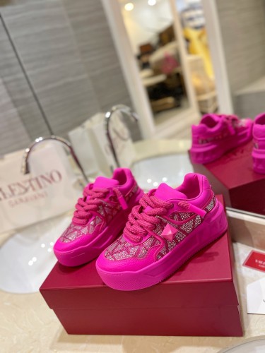 Valentino Womens Mens Unisex Shoes Sneakers Leather Luxury Brand Valentino Garavani Freedots XL calfskin leather trainer with Original Box Whatsapp【+1-3239614486】